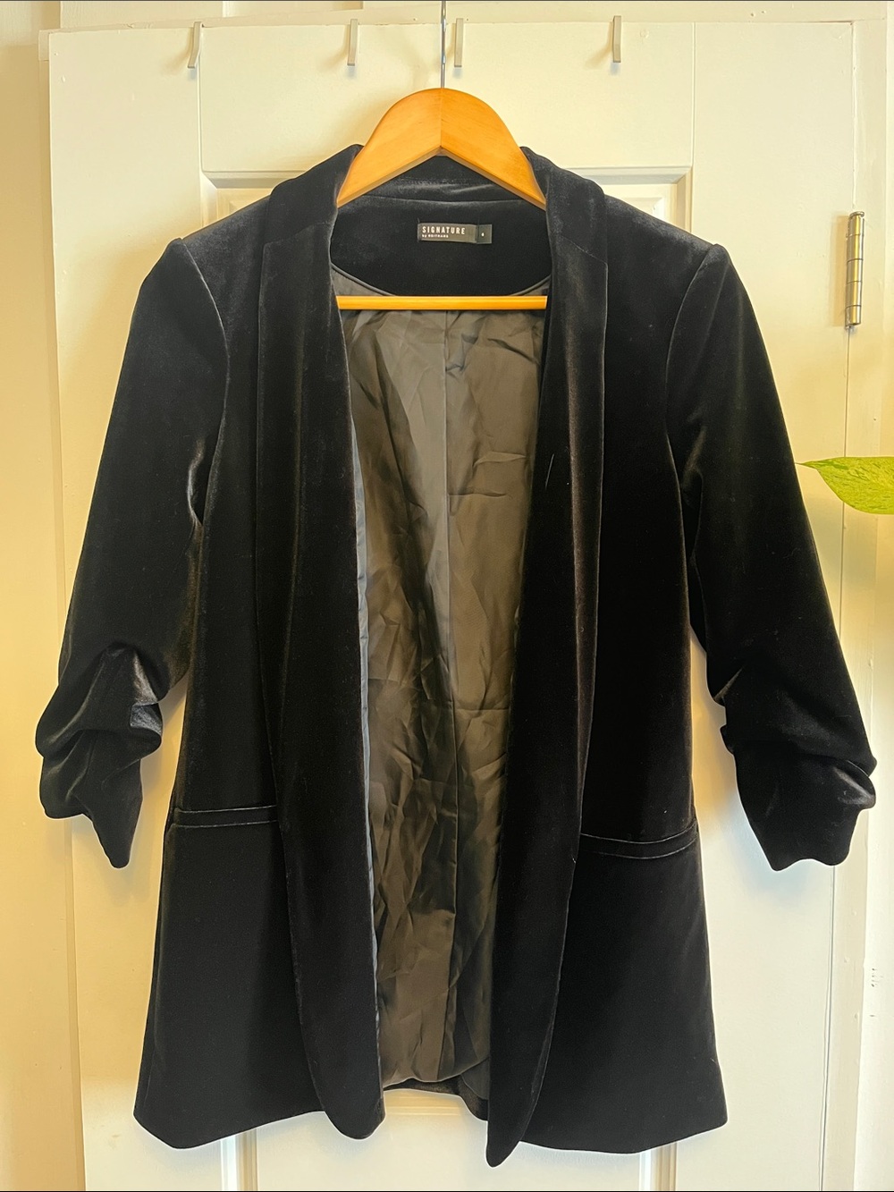 Reitmans Black Velvet Open-Front Blazer